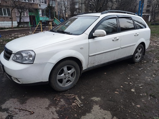 Chevrolet Lacetti универсал 
Год - (4)