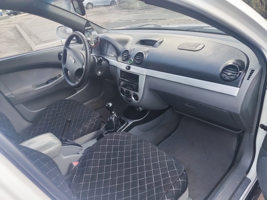Chevrolet Lacetti универсал 
Год - (8)