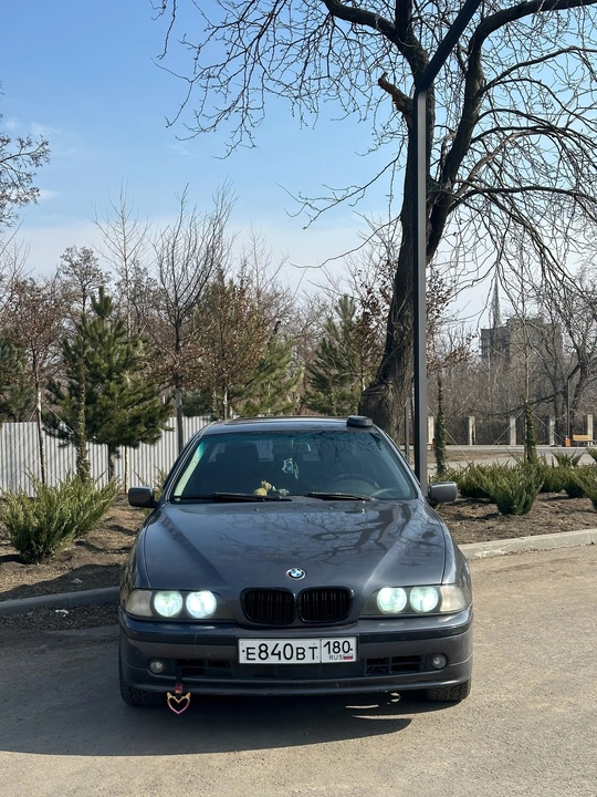 В продаже BMW E39 523i (1)
