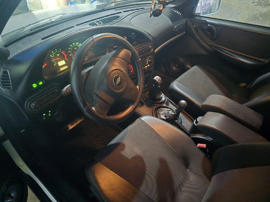 Продам CHEVROLET NIVA 2011года. Родной (2)