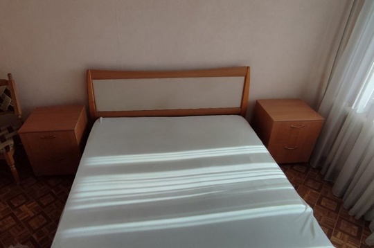 Продается двухспальная кровать 2м*1,6м +