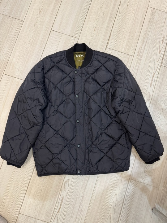 Продам демисезонную куртку ZARA б/у
Размер