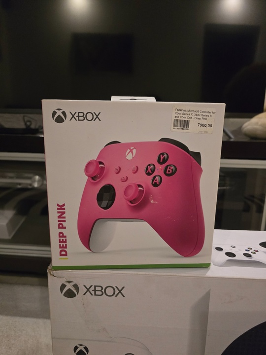 Продам Xbox series S 512GB (2)