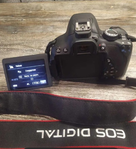 Продам Зеркальный фотоаппарат CANON 650D (2)