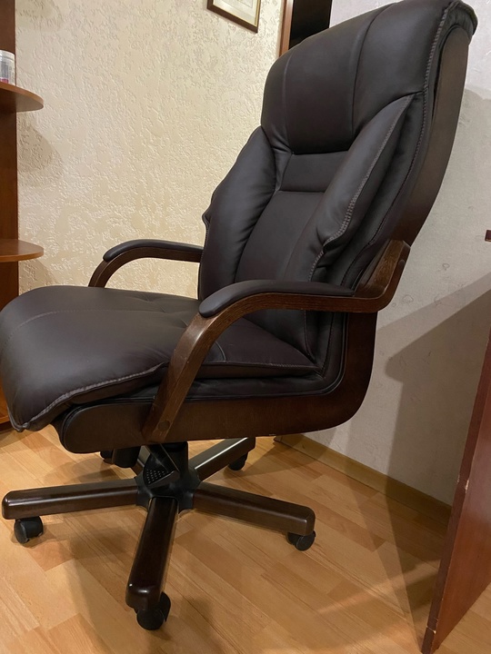 В ПРОДАЖЕ КРЕСЛО РУКОВОДИТЕЛЯ, ОТДЕЛКА (6)