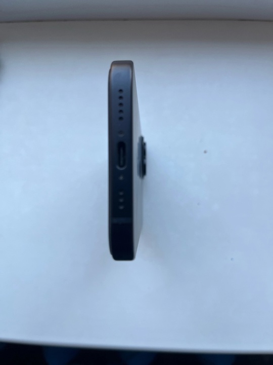 Продам iPhone 15 на 128 (3)