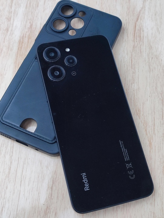Xiaomi redmi 12 NFC. 
Телефону (1)