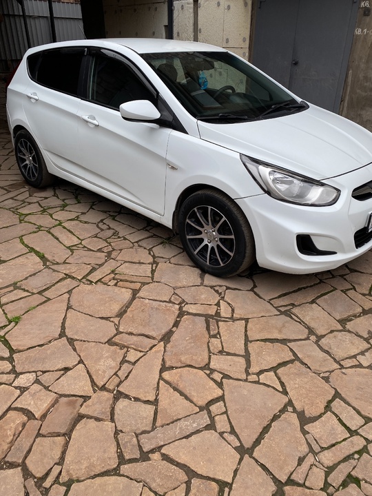 ПРОДАМ HYUNDAI SOLARIS
2013 ГОДА АКПП
Пробег (1)