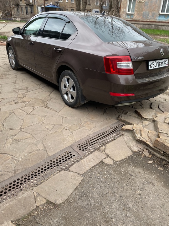 ПРОДАМ SKODA OCTAVIA 2015 года (4)