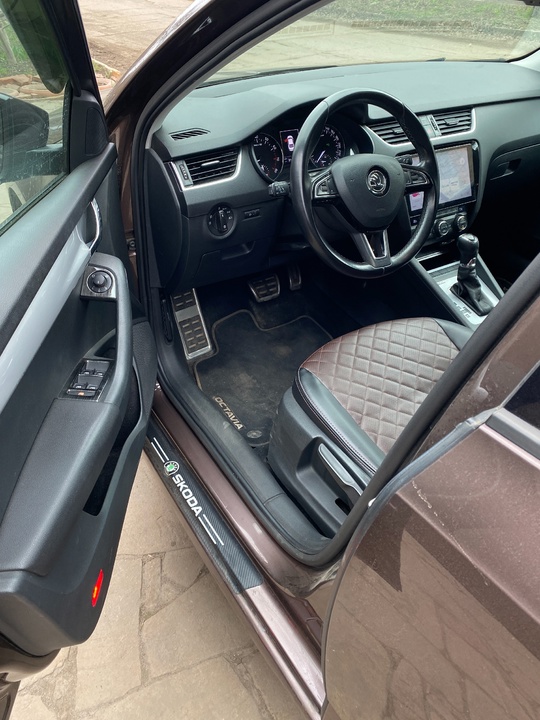ПРОДАМ SKODA OCTAVIA 2015 года (5)