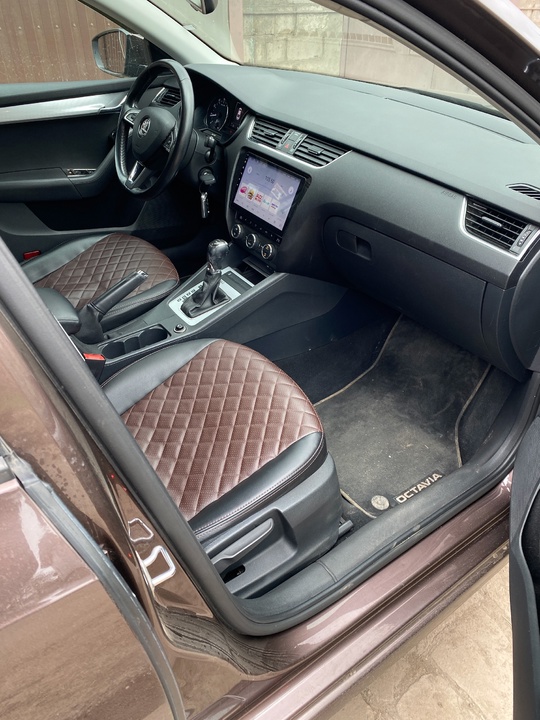 ПРОДАМ SKODA OCTAVIA 2015 года (7)