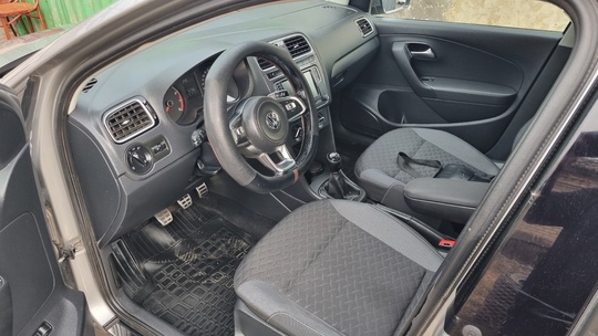 ПРОДАМ 2018 ГОД ВЫПУСКА
Volkswagen Polo
РЕСТАЙЛИН (8)
