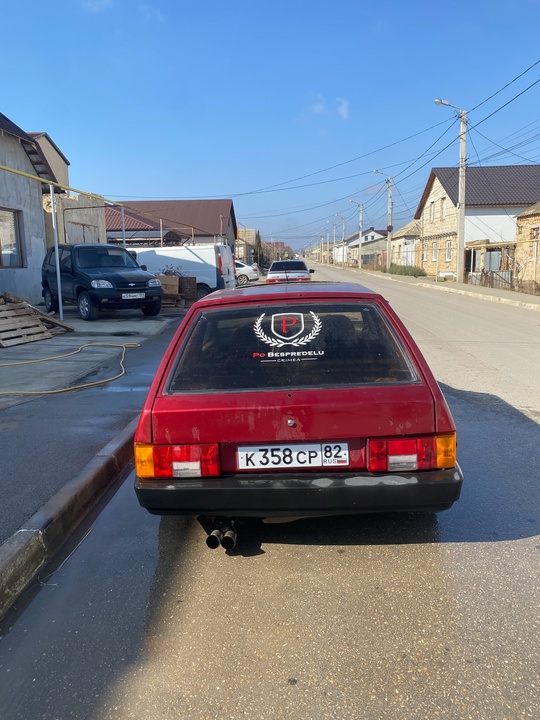 Продам ВАЗ 2109
на учете стоит (4)
