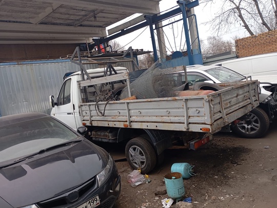 Газель 
Год 2003
Пробег 110.000( на (2)