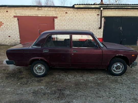 Продам Ваз 2105
Инжектор, расточен 1.7. (2)
