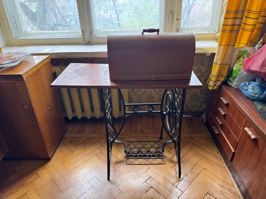 Доброго дня,продам швейные машинки :
ЧАЙКА (4)