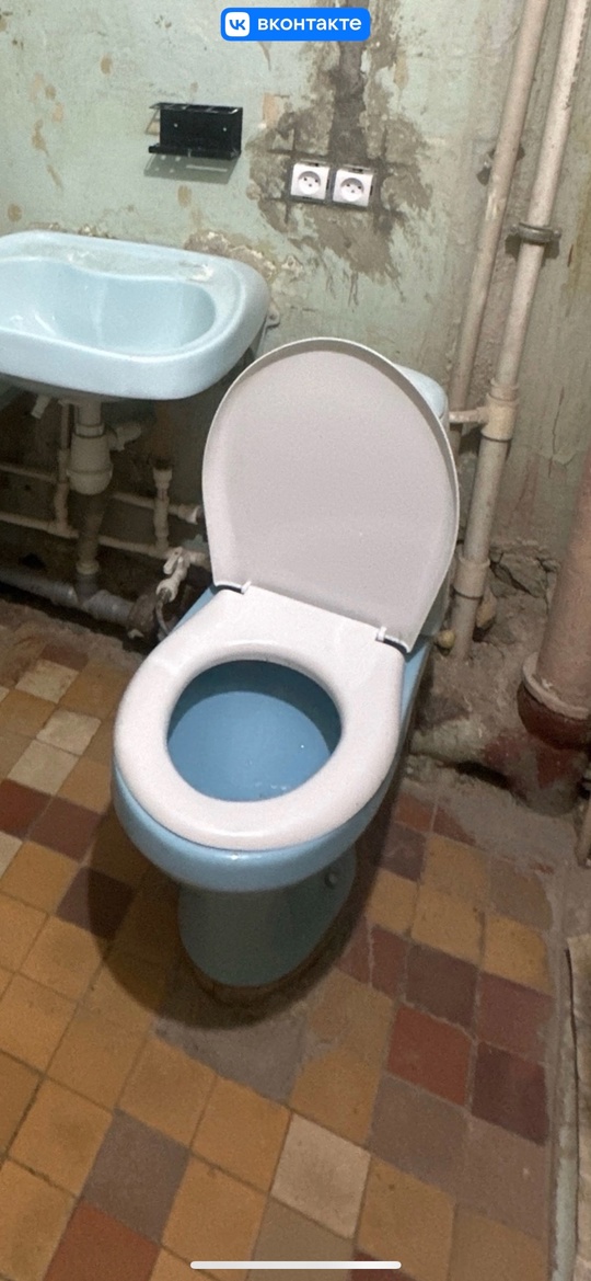 Продам унитаз за символические 500 (1)