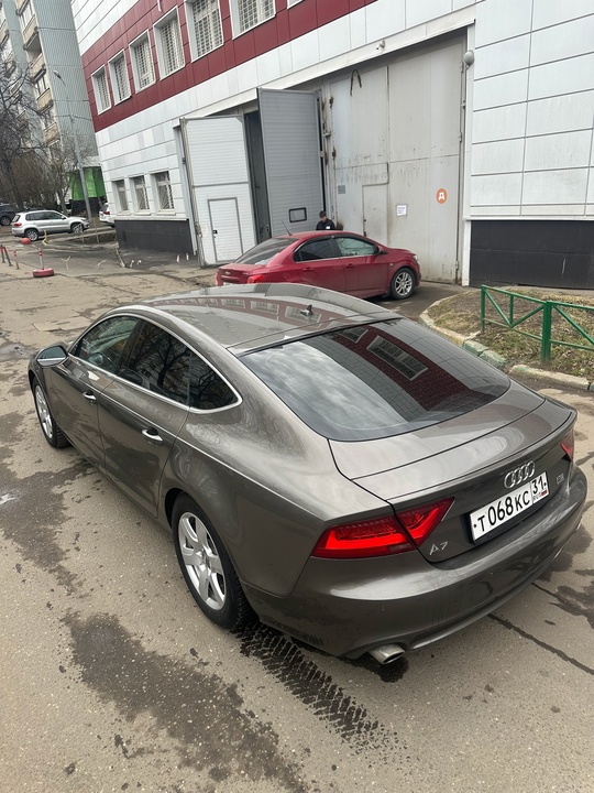 Audi A7 2010г 2.8л 220л.с (3)