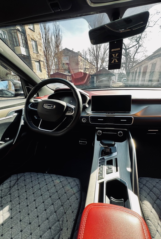 Продам Geely Coolray 2023 года, (8)