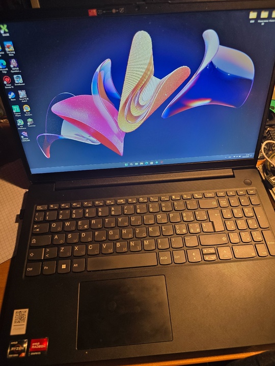 Продам ноутбук
Lenovo v15 g2 комплектация