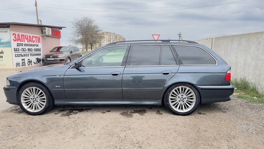 BMW E39 рестайлинг 2.2 AT (2)