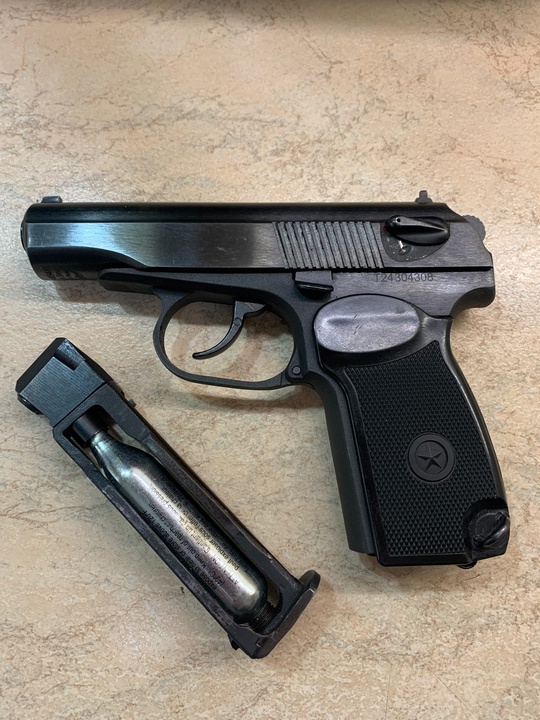 Продам пневматический пистолет MP-654 .
Был (2)