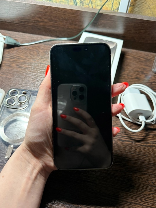 Продам IPhone 15 pro max.
Natural (6)