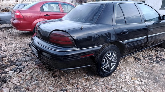 СРОЧНО Продаю машину Pontiac Grand (4)