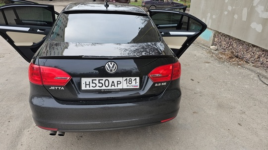 Продам Volkswagen Jetta.
2013 года,пробег 165000км,
Двигатель (3)