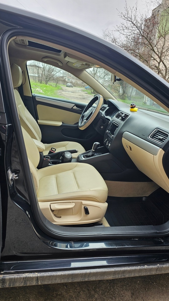 Продам Volkswagen Jetta.
2013 года,пробег 165000км,
Двигатель (5)