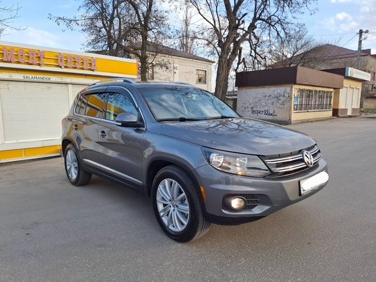 Продам Тигуан/Tiguan 2.0tsi,бензин полный привод,2013 (3)