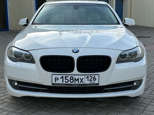 BMW 5 F10 
2011
3.0 бензин (1)