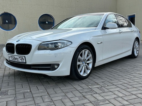 BMW 5 F10 
2011
3.0 бензин (2)