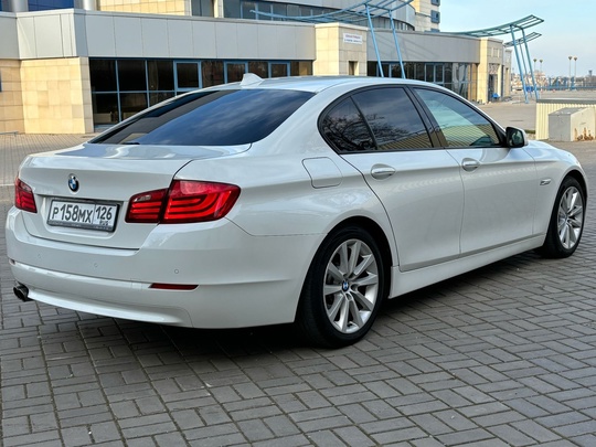 BMW 5 F10 
2011
3.0 бензин (3)