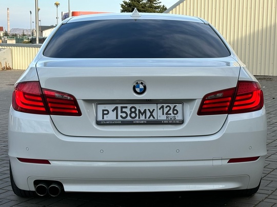 BMW 5 F10 
2011
3.0 бензин (4)