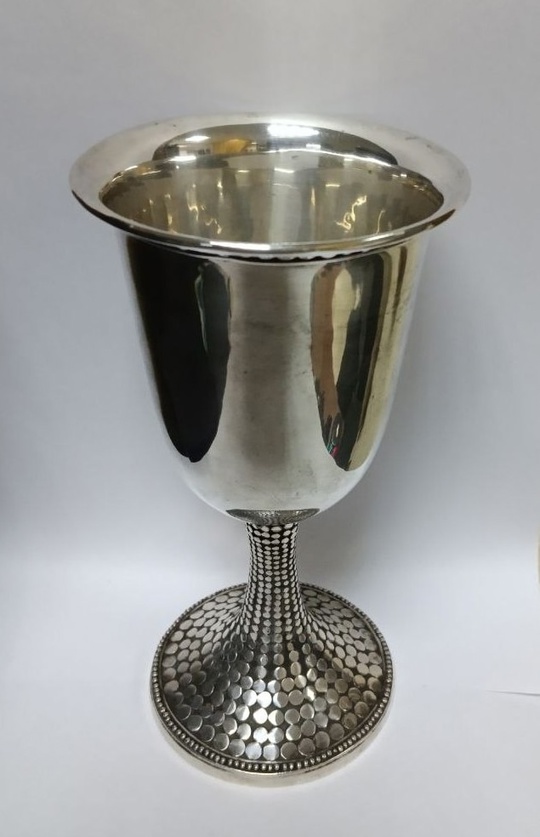 Продам серебрянный кубок, 925 пробы.