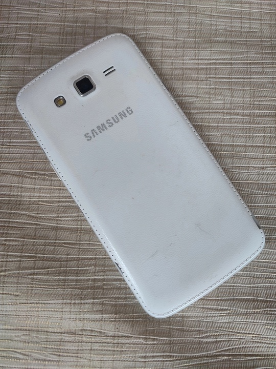 Samsung Galaxy Grand 2.
Классический смартфон.
2 (2)