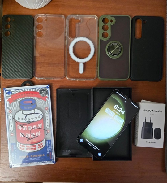 Продам Samsung S23 8/128 Gb.