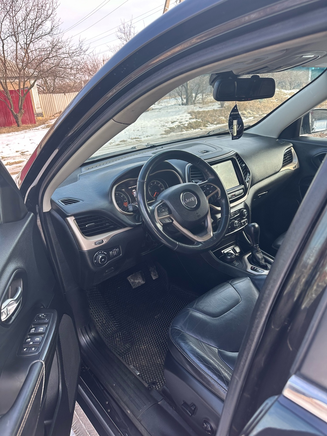 Jeep Cherokee в максимальной комплектации!(Limited)
Год (6)