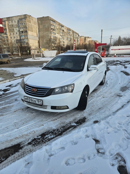 Geely Emgrand ec7 
2014 год,