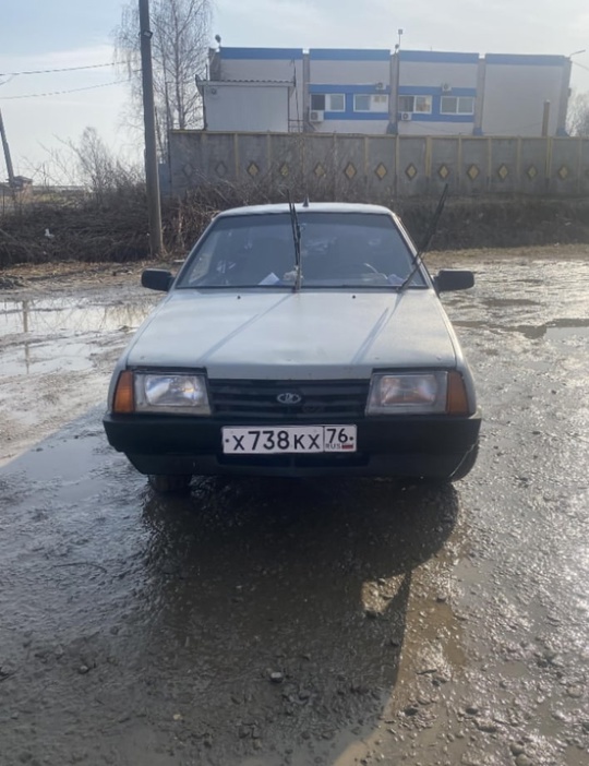 Продам ваз 21099 
Год:2003 
цена:85к (1)