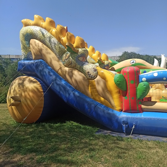 Продам надувной батутный комплекс с (2)