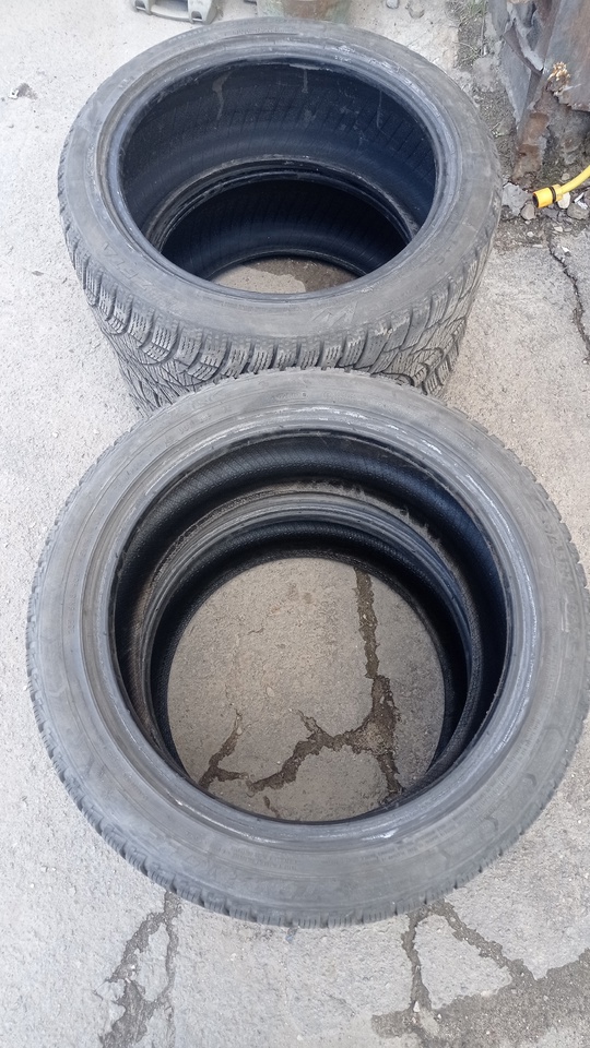 Продам резину 235-45-18 зима в (2)