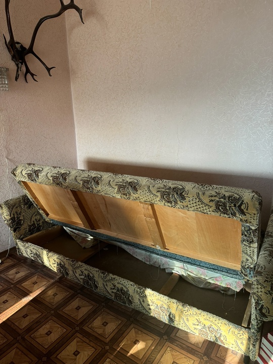 Продам два дивана цена каждого (1)