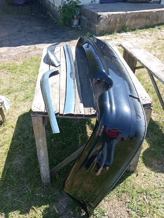 Продам на Волгу 31105 двери, (1)