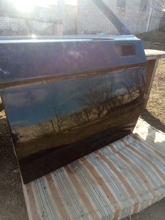 Продам на Волгу 31105 двери, (3)