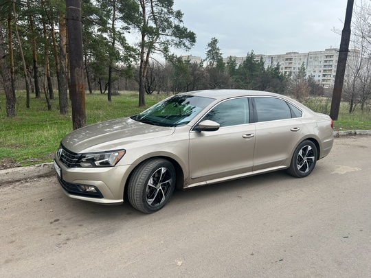 Продам автомобиль Фольксваген Пассат Б8 (7)
