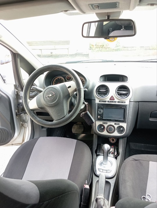 Opel Corsa D - 2007 (5)