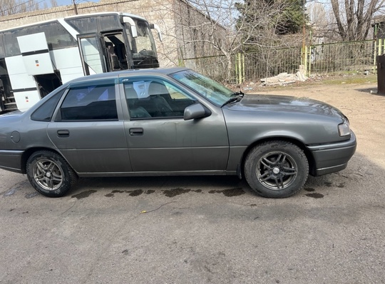 Продается Opel Vectra 1992 года (1)