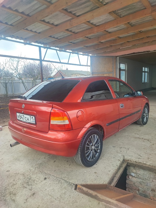 Продам Opel Astra купе
1.6 л (2)